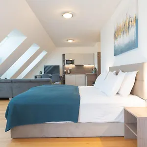 Triester Apartment Vienna
